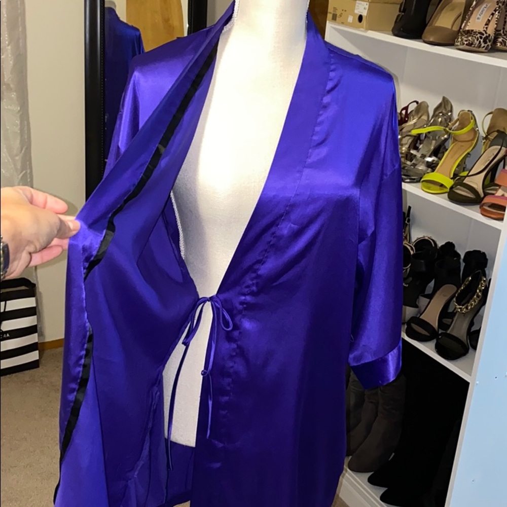 Victoria Secret Kimono Robe - Picture 2 of 3